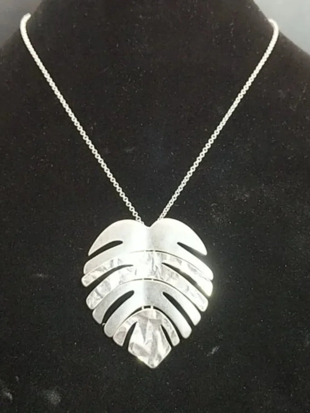 Jade & Jasper Silver Tone Monstera Leaf Pendant Necklace Statement Jewelry